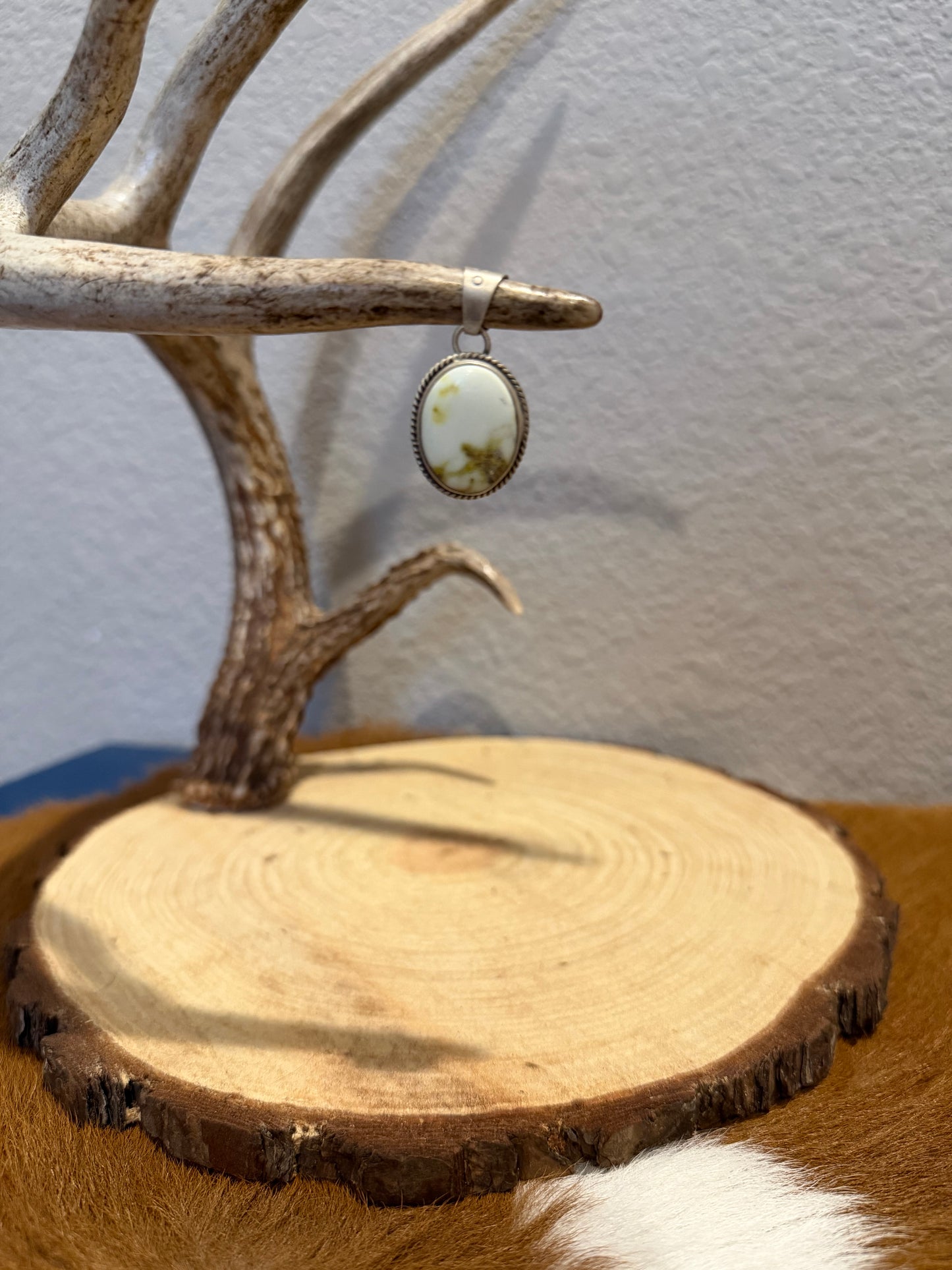Palomino Pendant