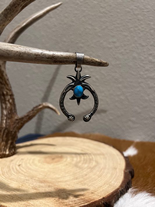 Naja Pendant