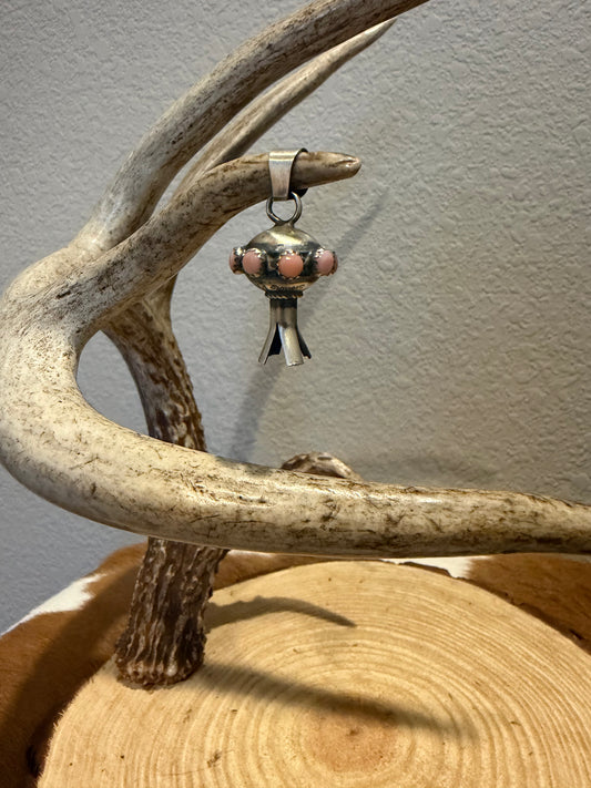 Pink Conch Small Blossom Pendant